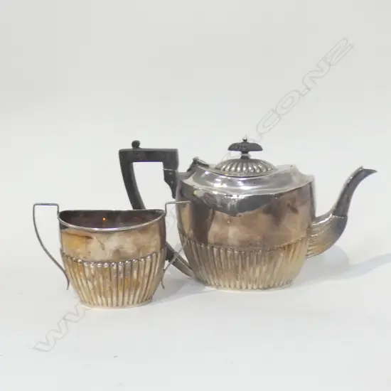 STG SILVER TEAPOT (AF) & SUGAR SHEFFIELD 1904 420 GRAMS