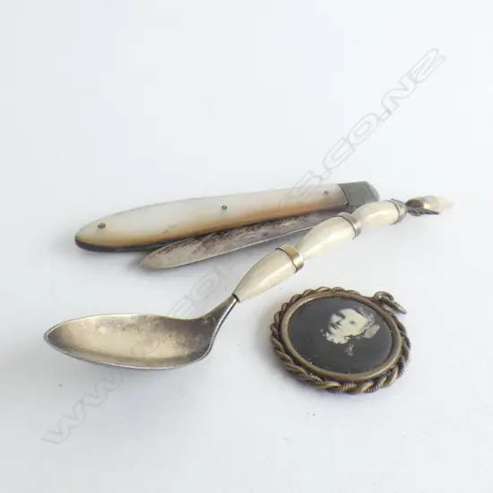 3 ITEMS: SILVER POCKET KNIFE. SILVER & TEASPOON + PHOTO LOCKET