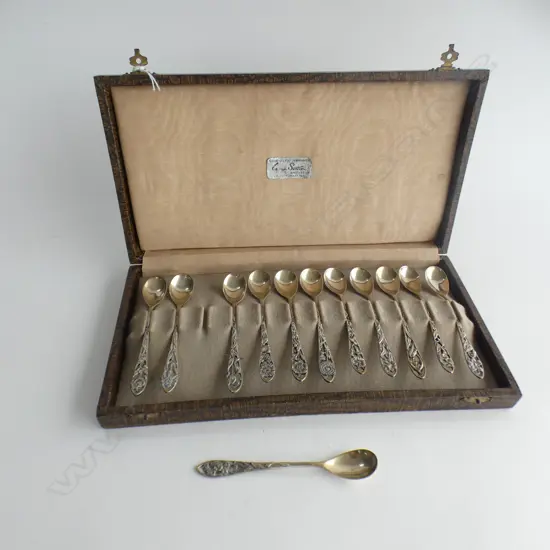 12 DUTCH SILVER TEASPOONS, CASED 131 GRAMS