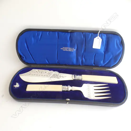 SET FISH SERVERS; KNIFE & FORK w. STG TRIM, CASED
