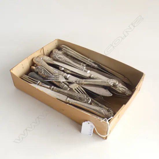 TRAY ASST. CUTLERY; RODD, FISH SET