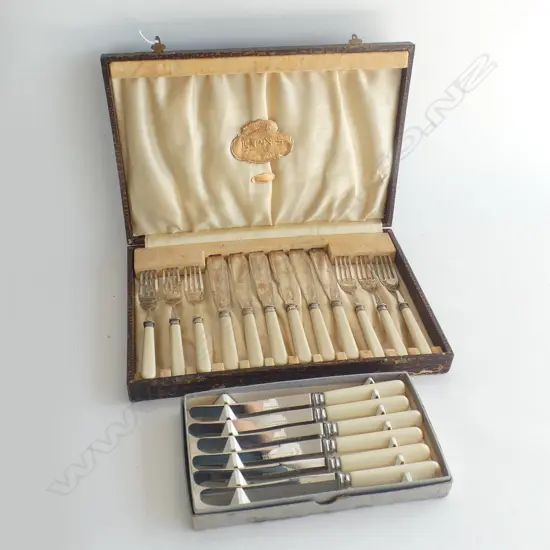 12 PCE IVORINE CASEIN 'BONE' HANDLED FISH SET, CASED + KNIVES