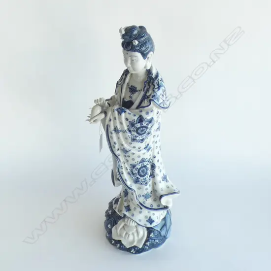 B/W CERAMIC QUAN YIN FIGURE H.455mm loss to hand