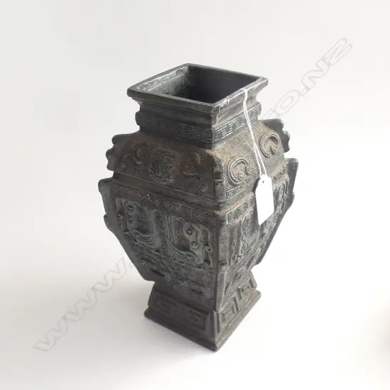 ORIENTAL ARCHAIC STYLE BRONZE VASE H.220mm