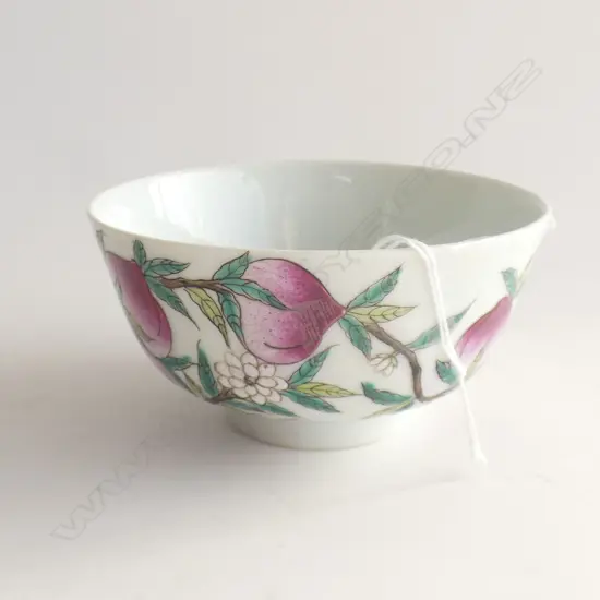 CHINESE FAMILLE ROSE PEACH BOWL 115mm dia