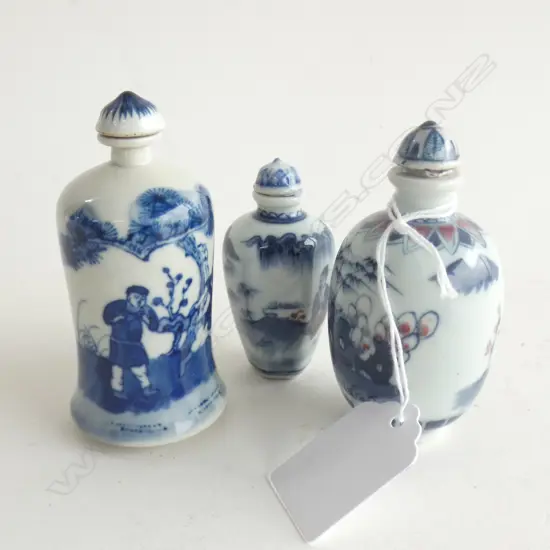 3 ORIENTAL B & W SNUFF BOTTLES