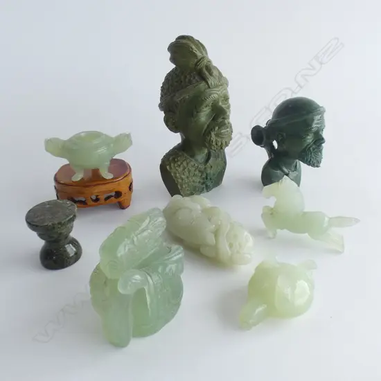 8 PCES CHRYSOPRASE JADE / GREEN STONE ETC