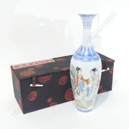 CHINESE EGG SHELL VASE H 270MM