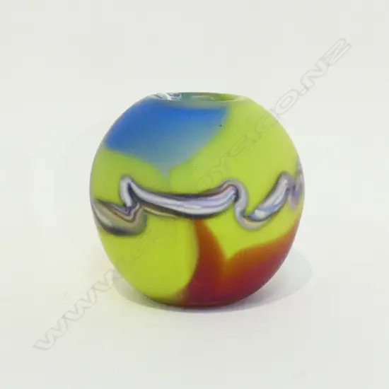 ART GLASS VASE- SIGNED