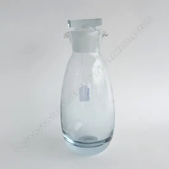 BLUE GLASS DECANTER WITH STOPPER - HEAVY BASE - SIGNATURE TO BASE H 250MM - NIBBLES TO STOPPER END