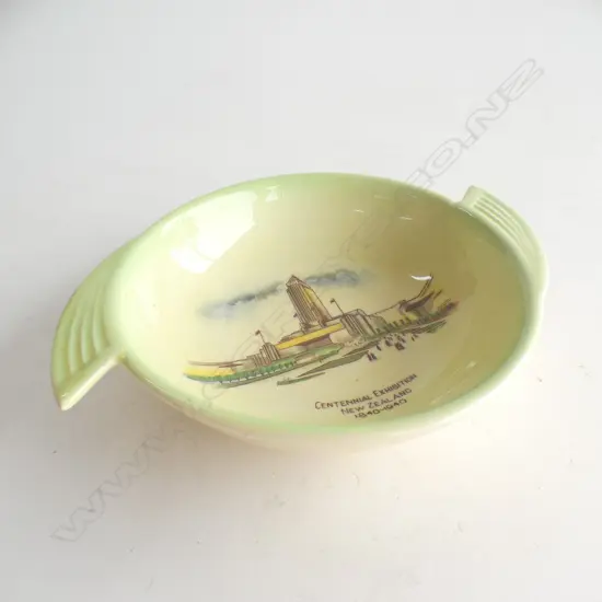 CARLTONWARE NZ CENTENNIAL EXHIBITION PIN DISH D. 130mm