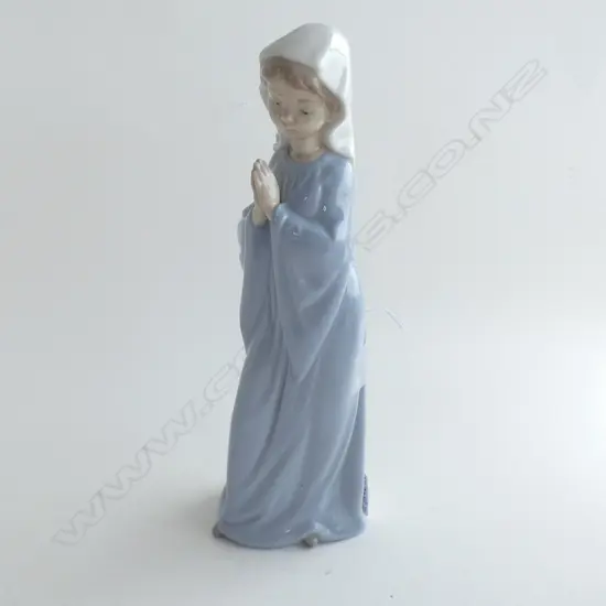 NAO PRAYING GIRL H.265mm