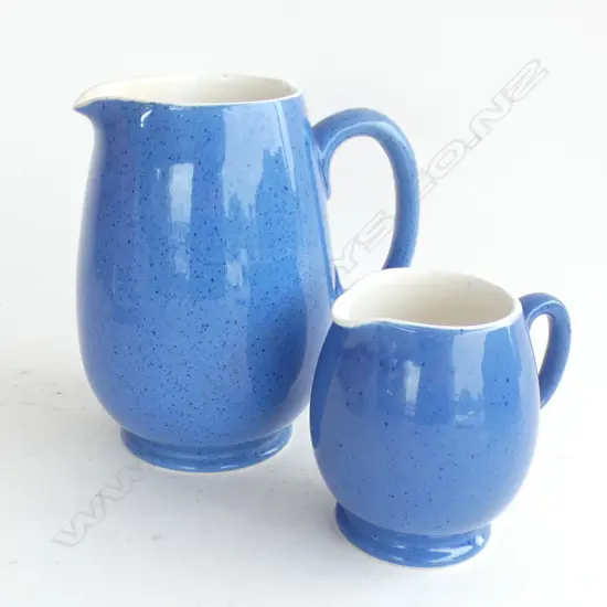 2 x MOORCROFT BLUE JUGS H. 145mm & 90mm