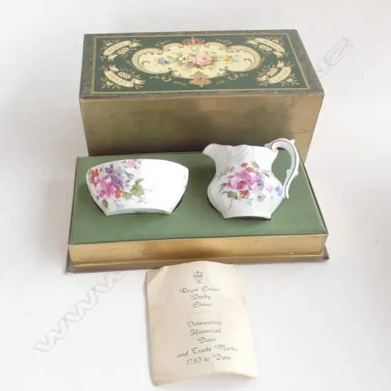 ROYAL CROWN DERBY "DERBY POSIES" BOXED JUG H. 75mm & BOWL  D. 85mm