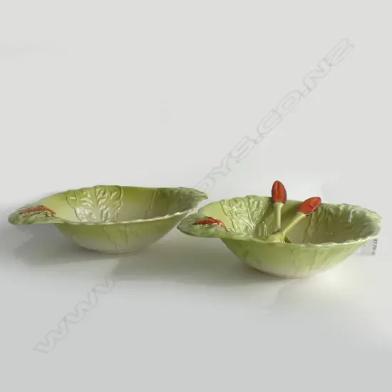 2 LG CARLTON WARE LOBSTER SALAD BOWLS (340 X 240MM)  & 1 SET SERVING SPOONS C1950'S