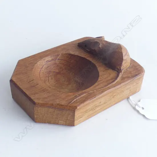 MOUSEMAN CARVED OAK PIN DISH 105x75mm