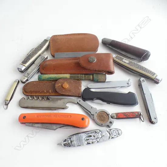A COLLECTION OF 14 VINTAGE POCKET KNIVES + SHARPENING STONE