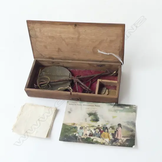 (20472) BOXED POSTAGE SCALES INCL 10 WEIGHTS +Post card from Rotorua