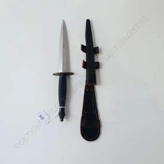 J. NOWILL & SONS (ETCHED BLADE) THIRD PATTERN FAIRBURN-SYKES COMMANDO KNIFE WITH LEATHER SCABBARD