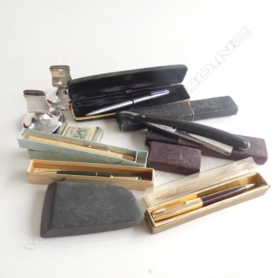 ASST PENS/RAZORS/SHIPPING MENU HOLDERS/ADVERTISING VESTA
