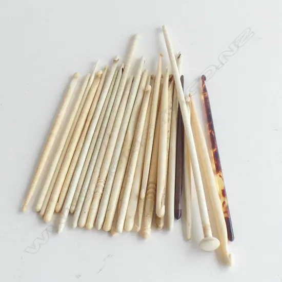 ASST. BONE CROCHET HOOKS