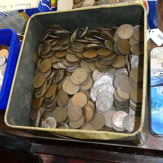 APPROX 8KG NZ COPPER PENNIES