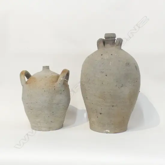 2 POTTERY VESSELS H.400 / 260mm