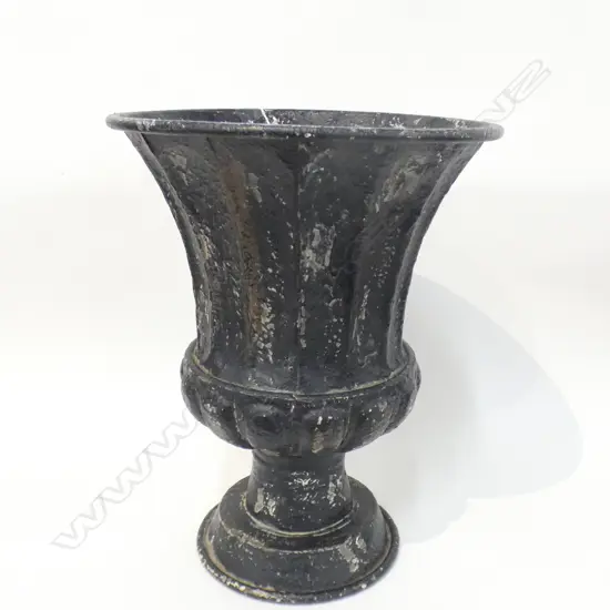 BLACK PAINTED LIGHTWEIGHT METAL URN H.450mm