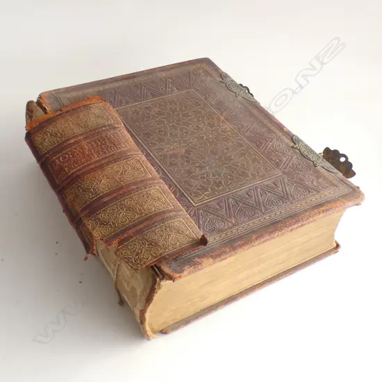 LG LEATHER BOUND & HINGED 'BROWNS SELF-INTERPRETING BIBLE: THE HOLY BIBLE' C1870 A/F...