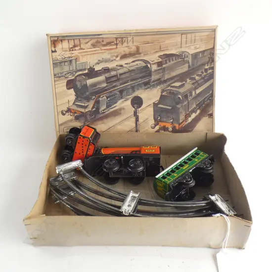 BOXED VINTAGE TIN PLATE TRAIN SET 