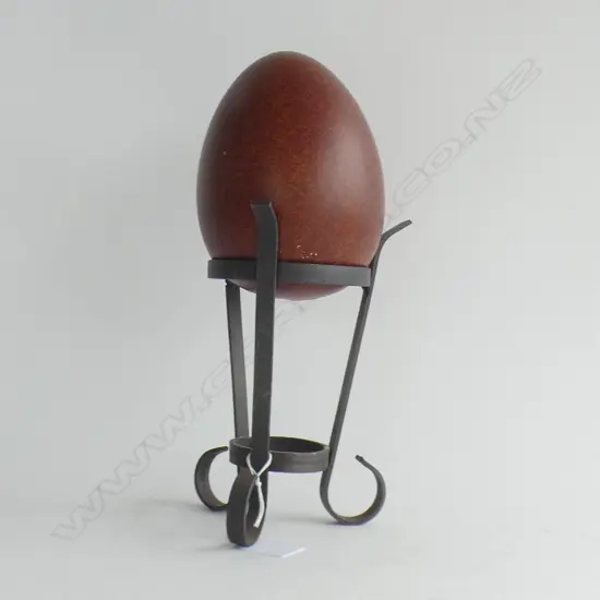 FAUX EMU EGG ON STAND H.290mm