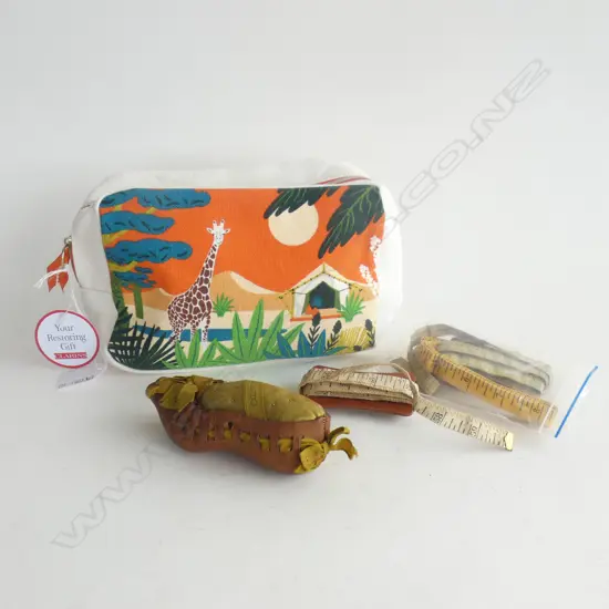 SM BAG VINTAGE SWEING ITEMS; TAPE MEASURES, LEATHER BOUND SHOE PIN CUSHION