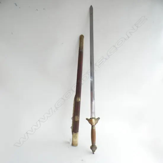 SWORD & SCABBARD w. BRASS TRIM L.1005mm