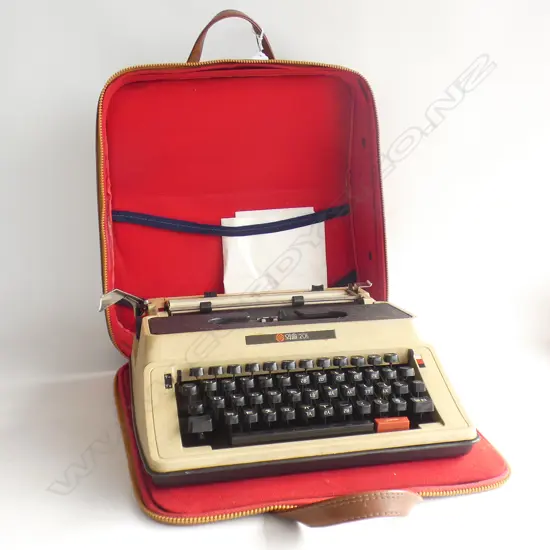 RETRO ASIAN TYPEWRITER, CASED