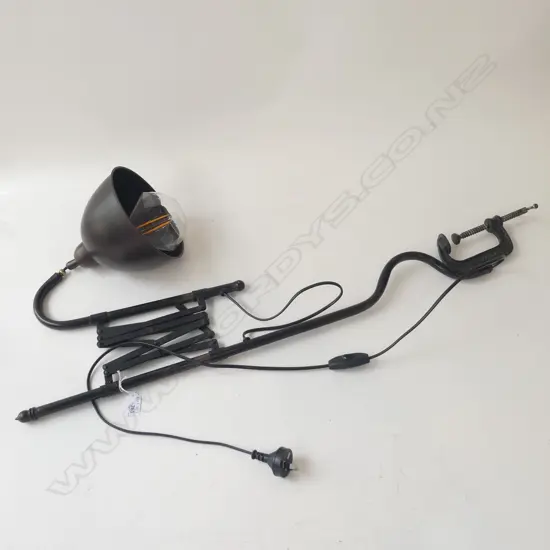 INDUSTRIAL STYLE CLAMP LAMP AF LINK BROKEN
