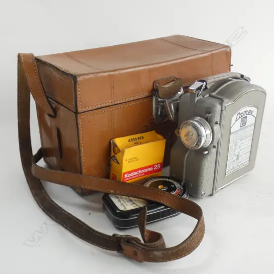 (20483) ERCSAM REFLEX MOVIE CAMERA WITH CASE & LIGHT METER + EXTRAS