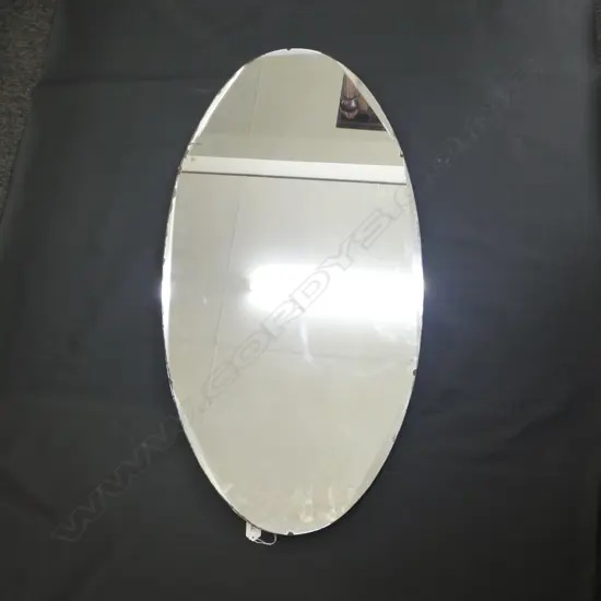 OVAL MIRROR