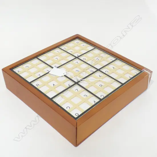 LG BOXED SODOKU SET (SQ 240MM)