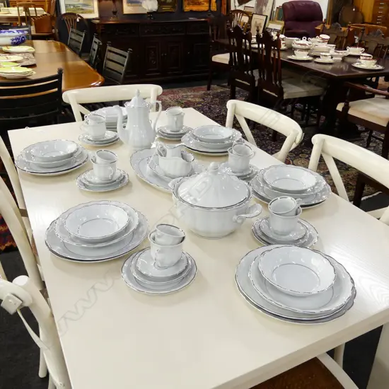 POLISH HARBRO  DINNER SET