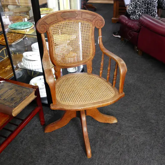 LATE 19thC AMERICAN GOLDEN OAK & CANE DESK CHAIR