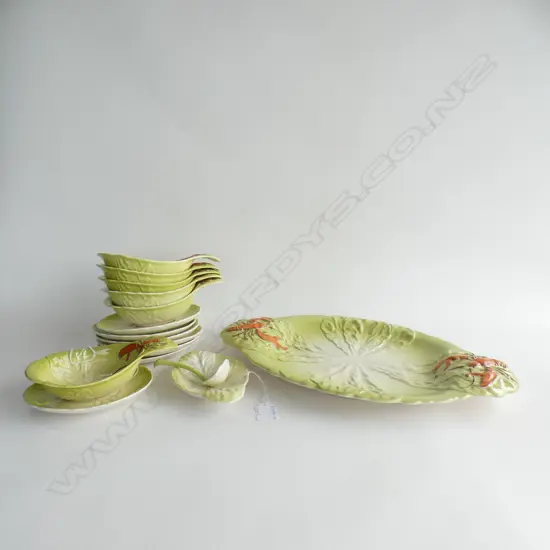 LG CARLTON WARE LOBSTER SERVING PLATE (L450MM) SM SAUCE DISH & LADLE + 6 SM INDIVIDUAL BOWLS & 7 UNDERPLATES  C1950'S