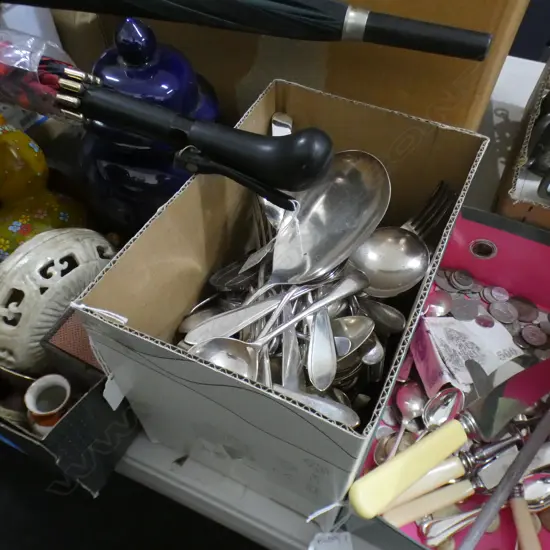 BOX LOT ASST. VINTAGE CUTLERY ETC