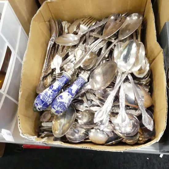 BOX LOT CUTLERY; RODD 'CAMILLE' ETC