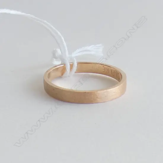 18CT YELLOW GOLD BAND RING 3.2gm