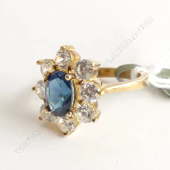 SILVER GILT BLUE & WHITE GEMSTONE RING 4.5 GRAMS
