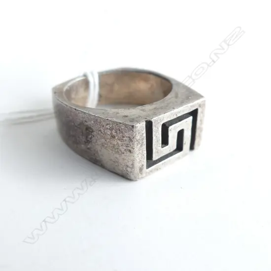 PETER MINTURN SILVER CHUNKY RING ANGULAR SCROLL DESIGN