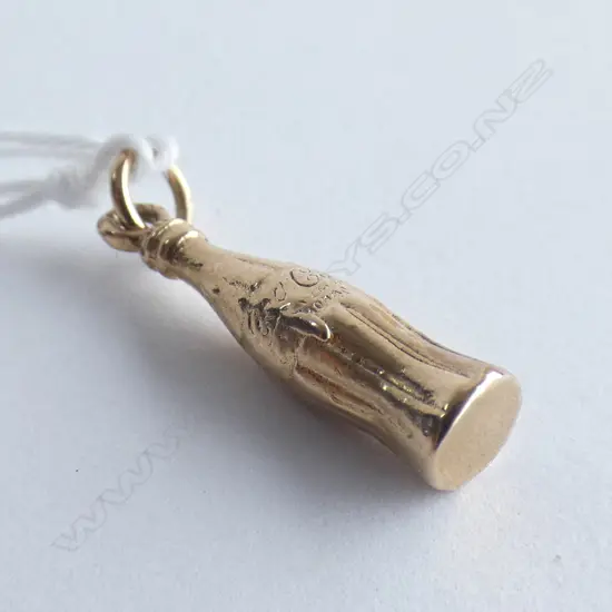 9CT COKE BOTTLE CHARM 3.3gms