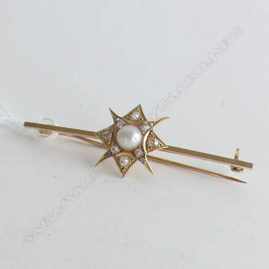 C1900 14CT GOLD DIAMOND & PEARL BROOCH 4.7gm