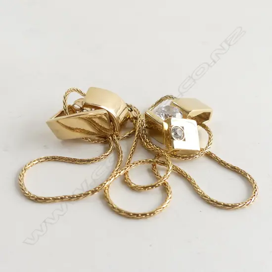 GOLD TONE & CZ NECKLACE & PENDANT + EXTRA PENDANT & PR GOLD TONE 1/2 HOOP EARRINGS