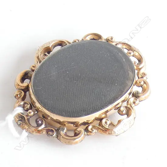 VICTORIAN 9CT LOCKET BROOCH 13.7gm. W.55mm